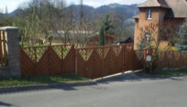 Žaluziová vrata
